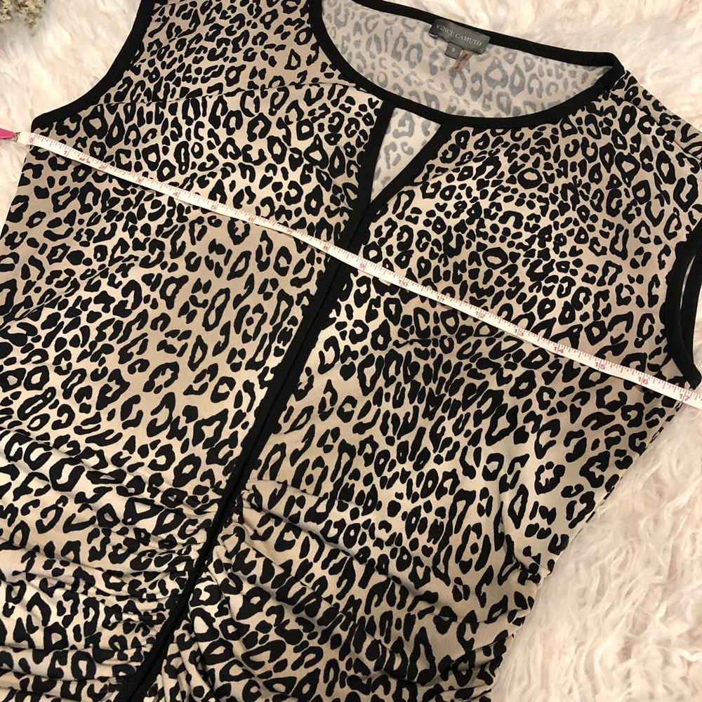 Vince Camuto leopard print top with ruching - Picture 4 of 8